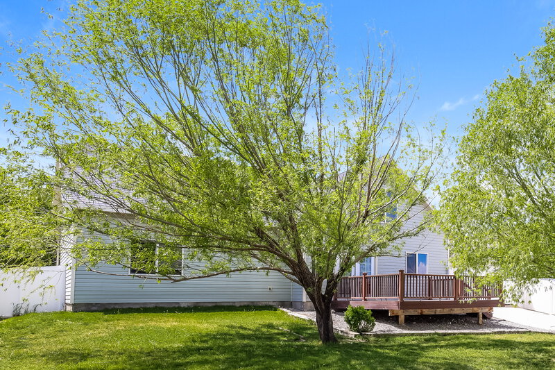 2,630/Mo, 137 E 1910 N Tooele, UT 84074 Rear View