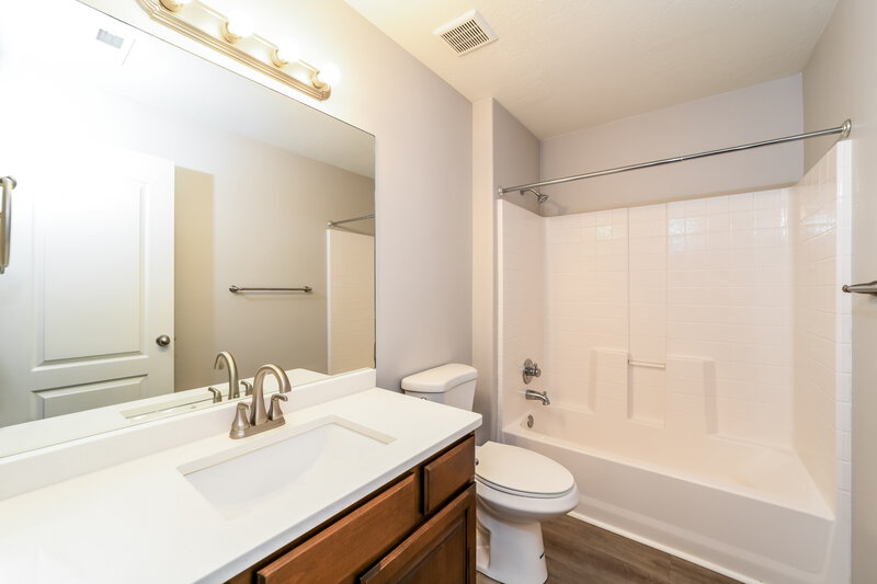 2,485/Mo, 1068 Darcy Dr North Salt Lake, UT 84054 Bathroom View 2