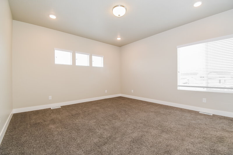 2,305/Mo, 1611 W Ross Rd Syracuse, UT 84075 Bedroom View 2
