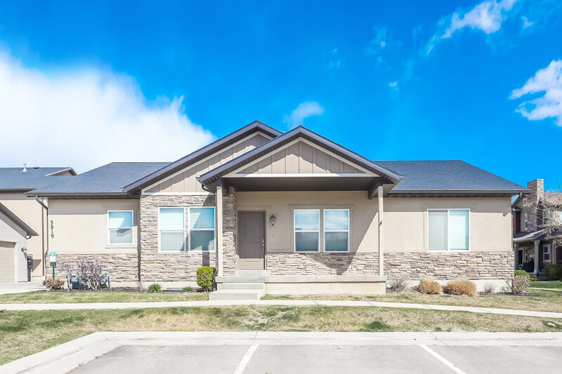 2,210/Mo, 3819 E Cunninghill Dr Eagle Mountain, UT 84005 External View
