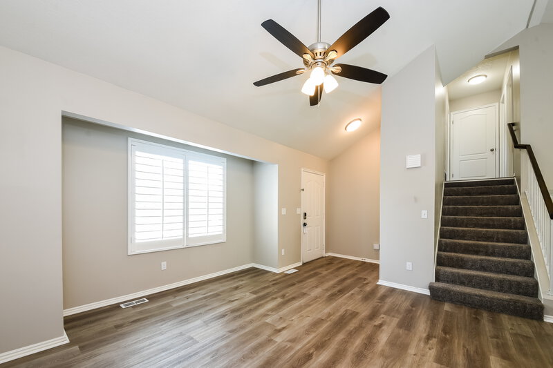 2,855/Mo, 6956 S Sparrowtail Rd West Jordan, UT 84081 Living Room View 2