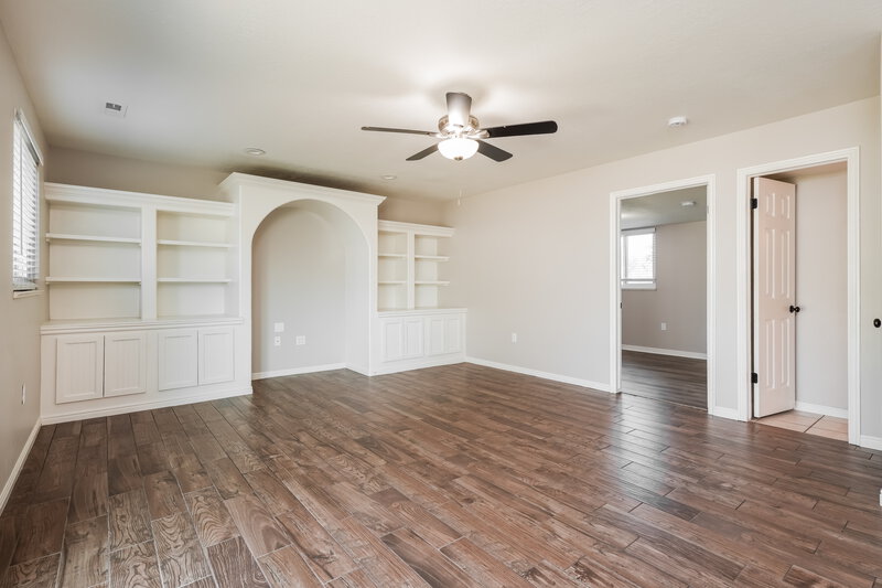3,170/Mo, 110 E 1175 N Ogden, UT 84404 Living Room View 2