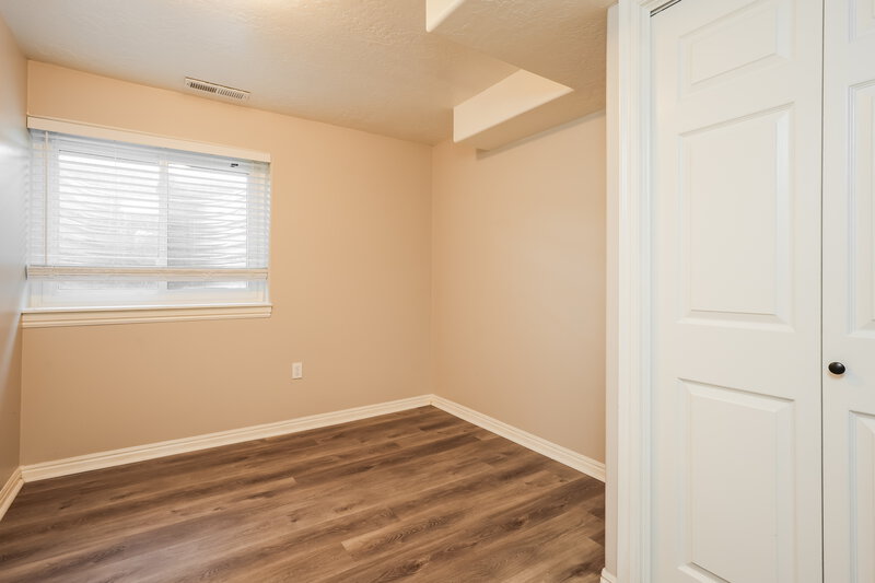 3,170/Mo, 110 E 1175 N Ogden, UT 84404 Bedroom View 4