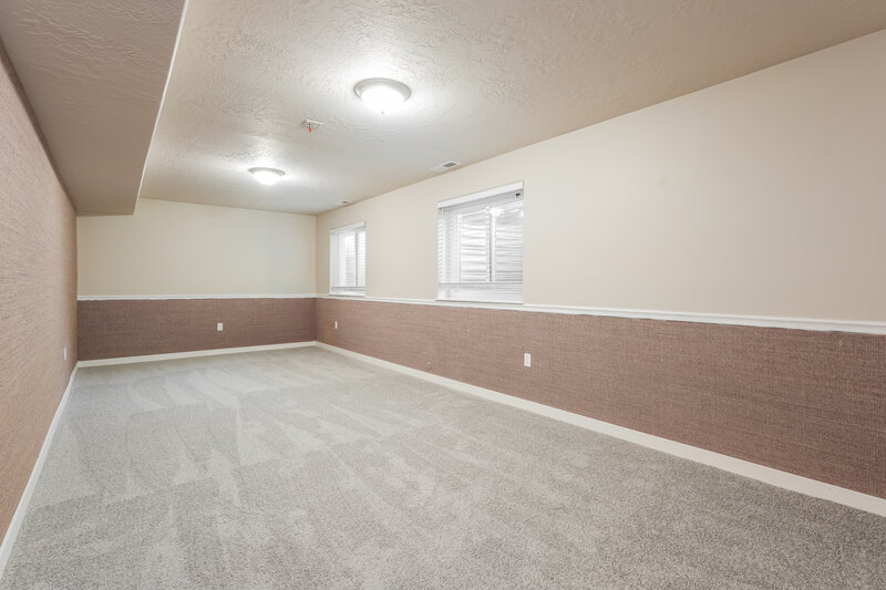 3,170/Mo, 110 E 1175 N Ogden, UT 84404 Bedroom View 5