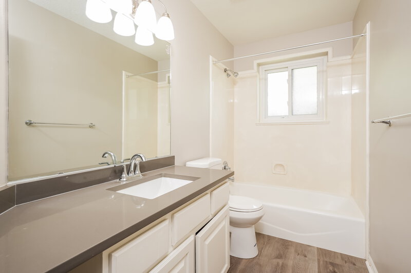 3,170/Mo, 110 E 1175 N Ogden, UT 84404 Bathroom View 2