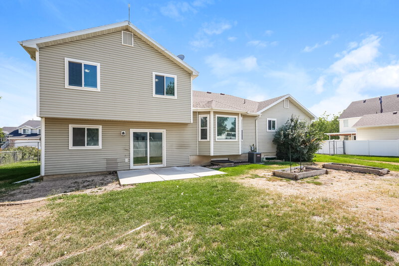 3,170/Mo, 110 E 1175 N Ogden, UT 84404 Rear View