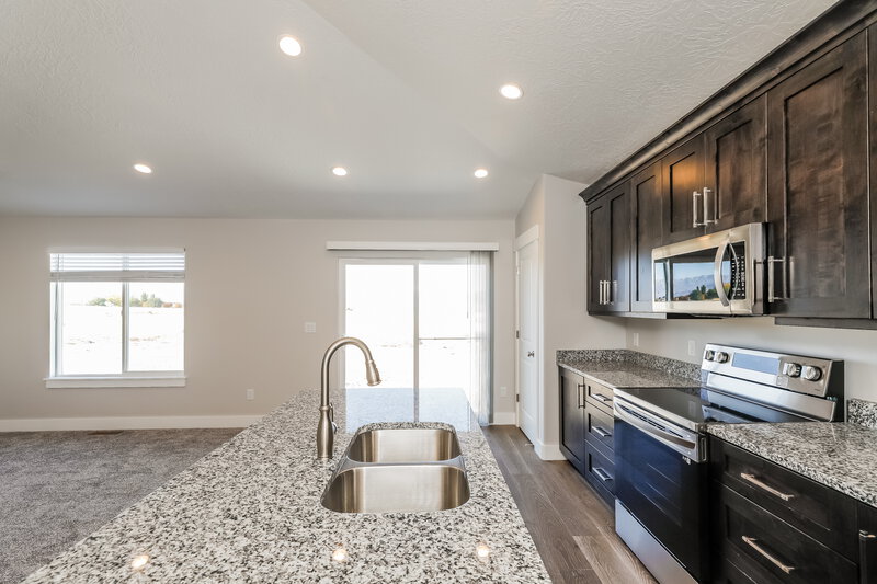 2,705/Mo, 1049 N Providence Way Tooele, UT 84074 Kitchen View 2