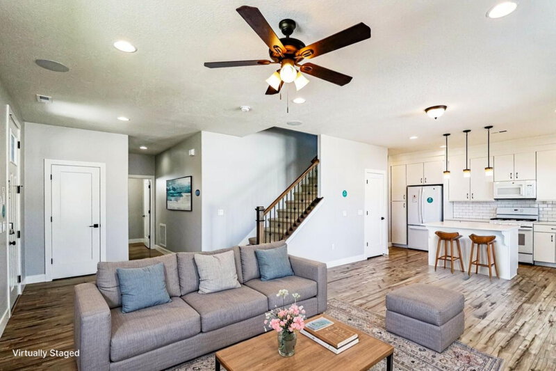 2,815/Mo, 1611 W Parkview Dr Syracuse, UT 84075 Misc View 2