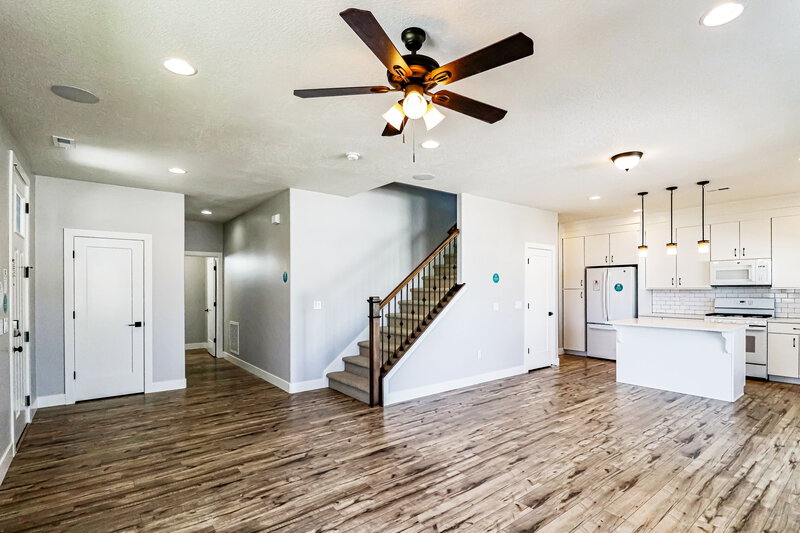2,815/Mo, 1611 W Parkview Dr Syracuse, UT 84075 Misc View 3