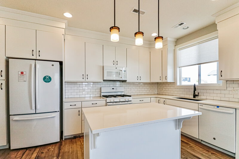 2,815/Mo, 1611 W Parkview Dr Syracuse, UT 84075 Misc View 5