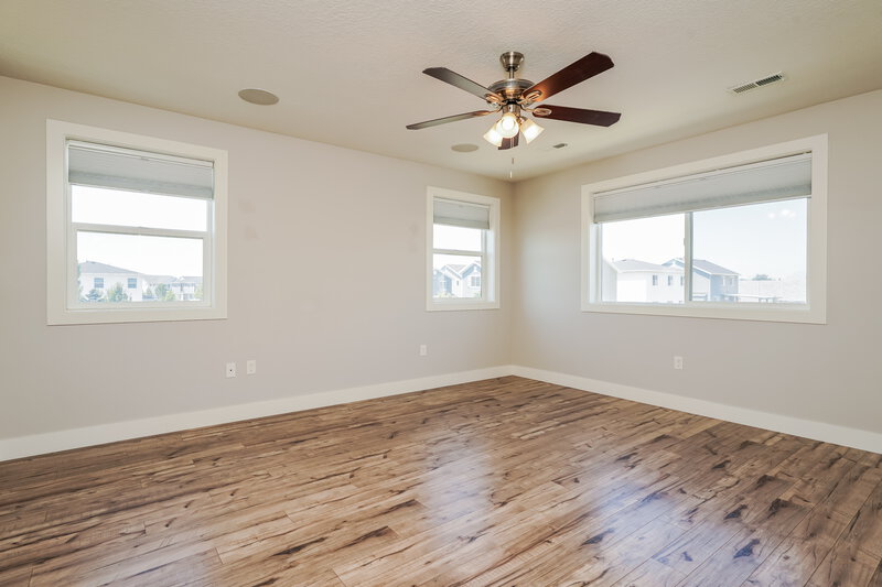 2,720/Mo, 1611 W Parkview Dr Syracuse, UT 84075 Main Bedroom View