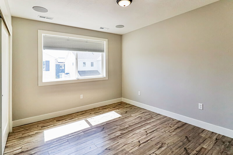 2,815/Mo, 1611 W Parkview Dr Syracuse, UT 84075 Misc View 12