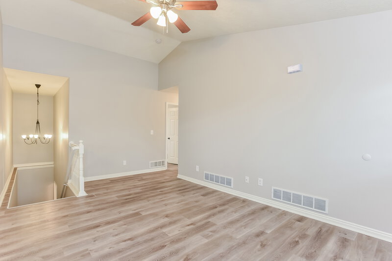 2,140/Mo, 4096 N White Pine Rd Eagle Mountain, UT 84005 Living Room View 2