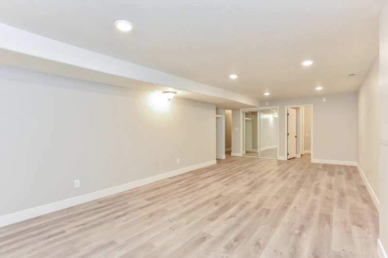 2,140/Mo, 4096 N White Pine Rd Eagle Mountain, UT 84005 Family Room View