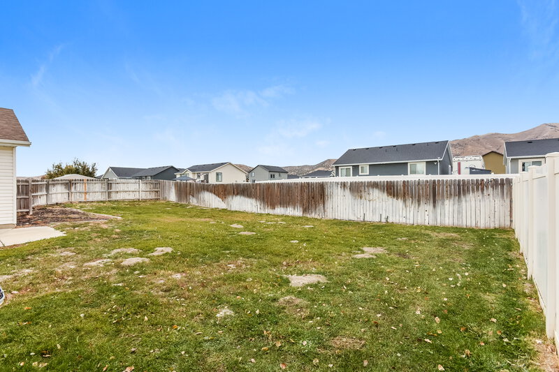 2,140/Mo, 4096 N White Pine Rd Eagle Mountain, UT 84005 Rear View 2