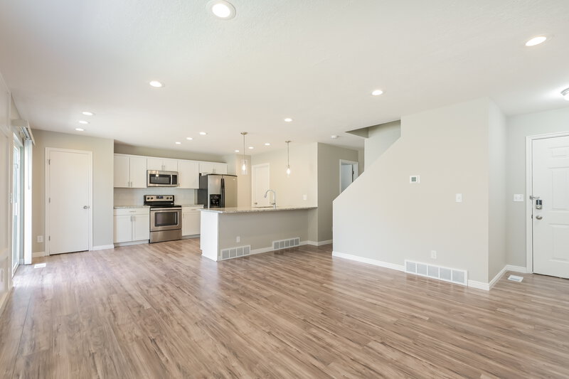 2,050/Mo, 827 Flint St Layton, UT 84041 Misc View