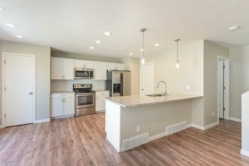 2,050/Mo, 827 Flint St Layton, UT 84041 Misc View 5