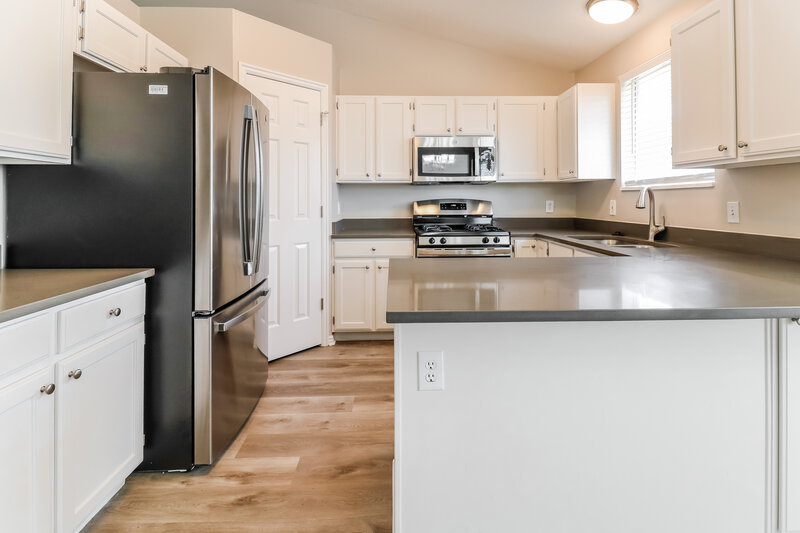 2,740/Mo, 5831 S Clear Vista Dr Salt Lake City, UT 84118 Misc View 4