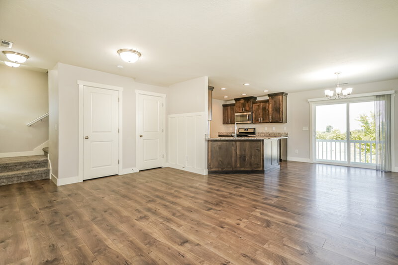 2,455/Mo, 4711 S West Park Dr Roy, UT 84067 Living Room View 2