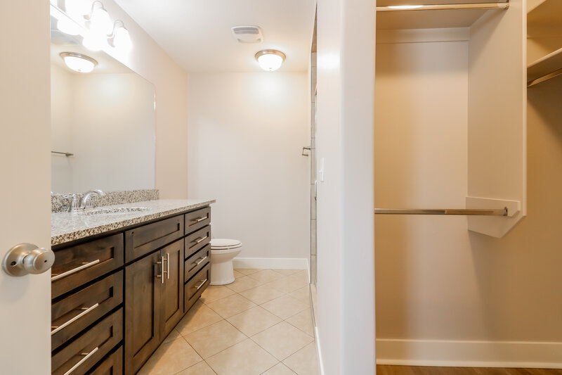 2,560/Mo, 4711 S West Park Dr Roy, UT 84067 Bathroom View