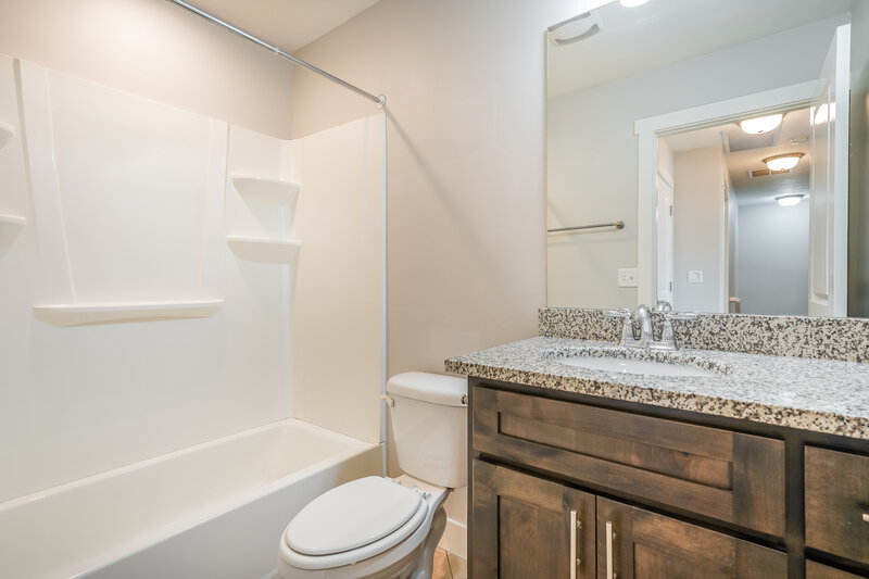 2,455/Mo, 4711 S West Park Dr Roy, UT 84067 Bathroom View