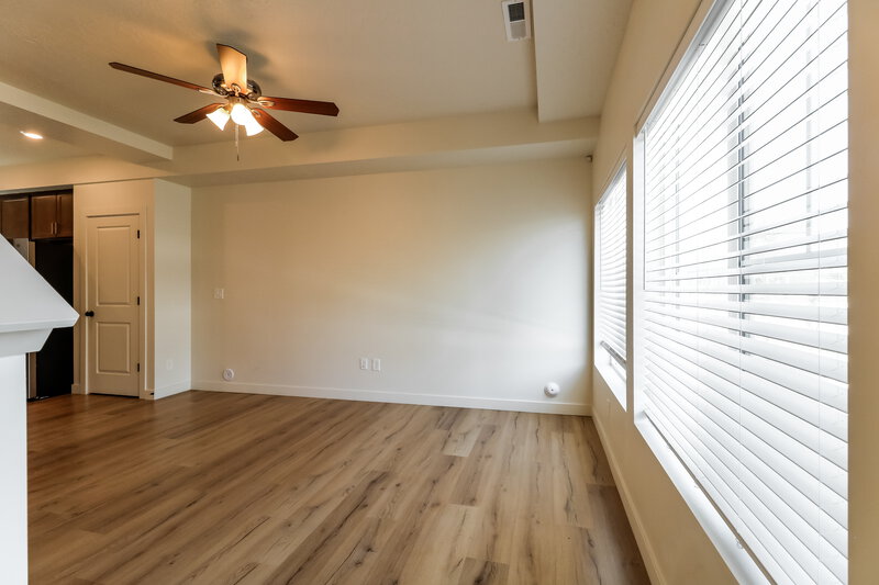 2,045/Mo, 141 E Polaris Dr Unit 186 Saratoga Springs, UT 84045 Misc View