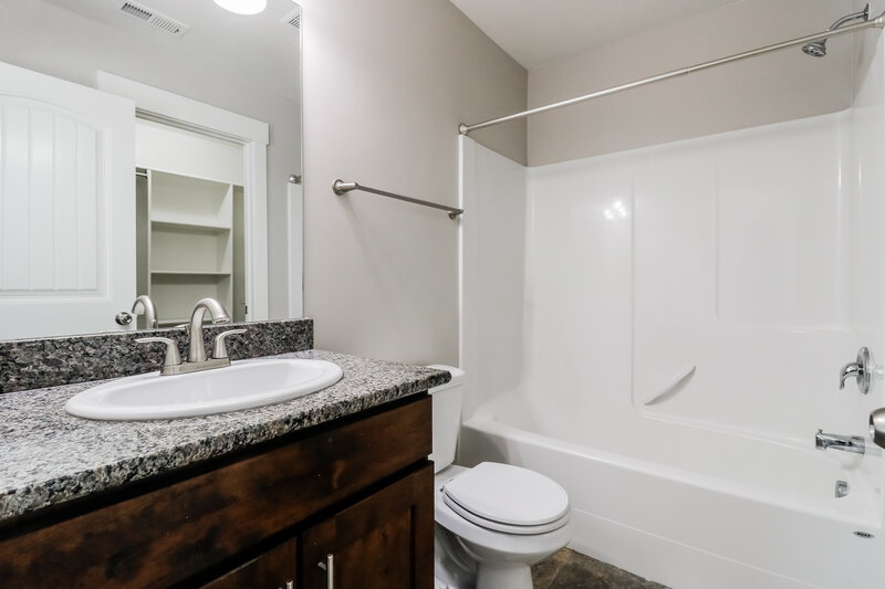 2,075/Mo, 3770 N Downwater St Eagle Mountain, UT 84005 Bathroom View