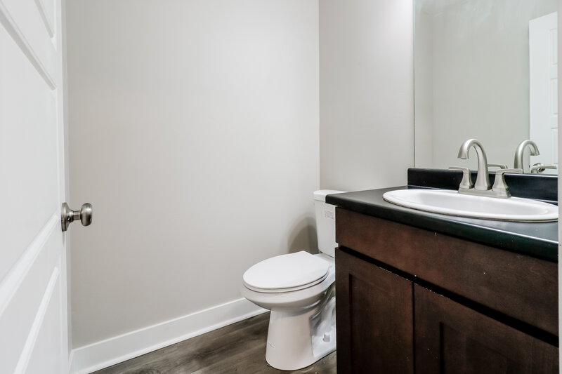 2,095/Mo, 806 S Cambridge Cir Tooele, UT 84074 Bathroom View 2