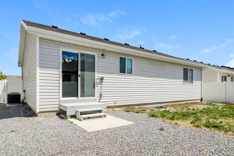 1,805/Mo, 2398 E Jim Bridger Dr Eagle Mountain, UT 84005 Misc View 12