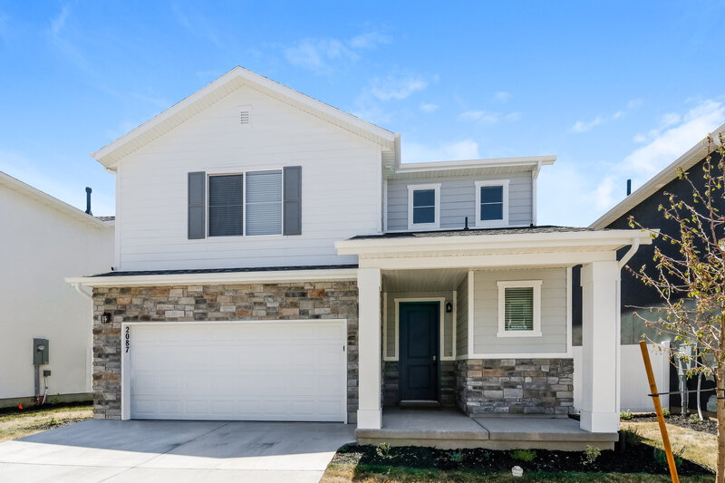 2,810/Mo, 2087 W 3290 S Syracuse, UT 84075 External View