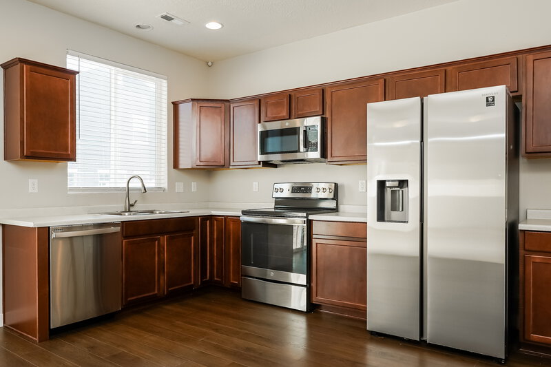 2,290/Mo, 2087 W 3290 S Syracuse, UT 84075 Kitchen View