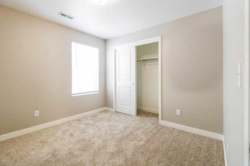 2,860/Mo, 2087 W 3290 S Syracuse, UT 84075 Misc View 13