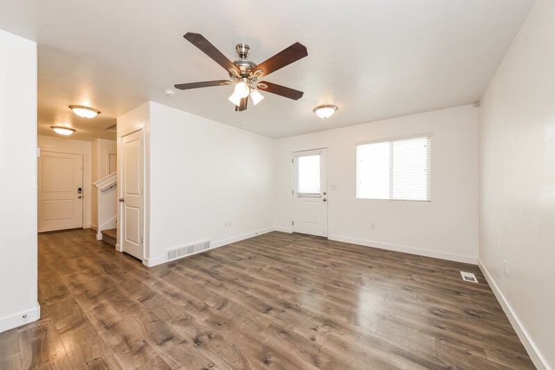 3,285/Mo, 7877 S Cronus Ln West Jordan, UT 84081 Living Room View 2
