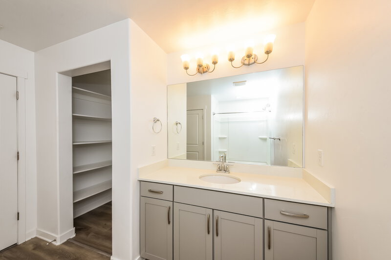3,285/Mo, 7877 S Cronus Ln West Jordan, UT 84081 Main Bathroom View