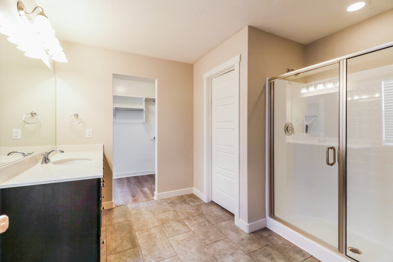 0/Mo, 3763 W Drexler Dr Lehi, UT 84043 Main Bathroom View