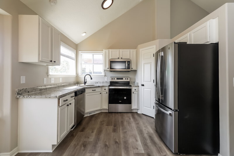2,350/Mo, 599 Janelle Cove Way Tooele, UT 84074 Kitchen View