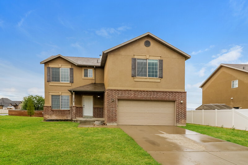 2,450/Mo, 558 Wellington Dr Kaysville, UT 84037 External View