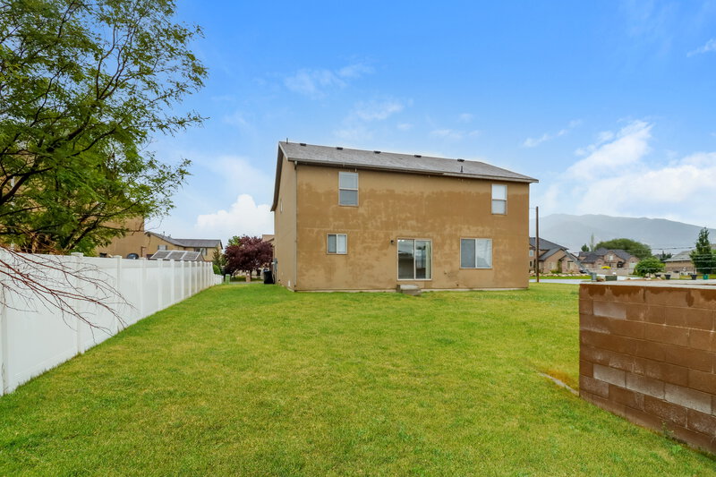 2,450/Mo, 558 Wellington Dr Kaysville, UT 84037 Misc View 18