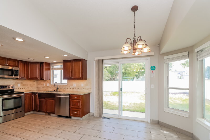 2,270/Mo, 1157 E 2450 N Layton, UT 84040 Misc View 3