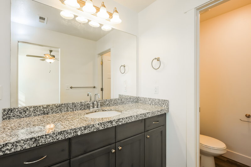 1,860/Mo, 4762 E Lake Corner Dr Eagle Mountain, UT 84005 Main Bathroom View