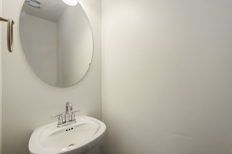 1,860/Mo, 4762 E Lake Corner Dr Eagle Mountain, UT 84005 Bathroom View