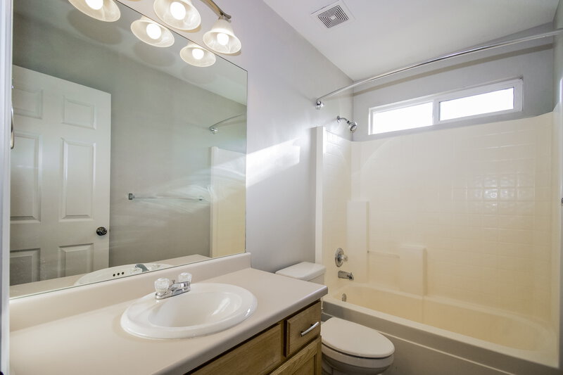 2,680/Mo, 1484 E 1230 S Provo, UT 84606 Bathroom View
