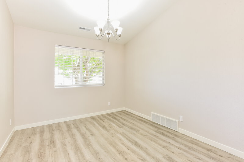 2,295/Mo, 5485 S 4050 W Roy, UT 84067 Dining Room View