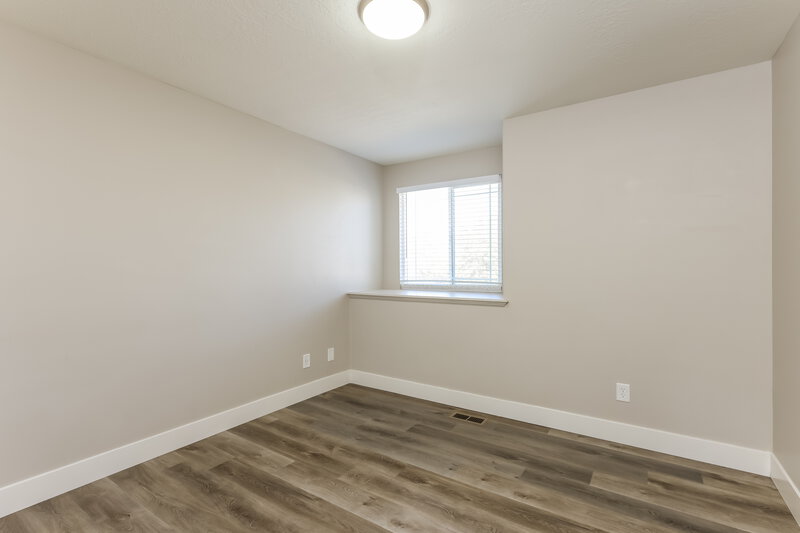 2,745/Mo, 874 N Main St Orem, UT 84057 Bedroom View 3