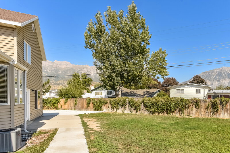 2,765/Mo, 874 N Main St Orem, UT 84057 Rear View