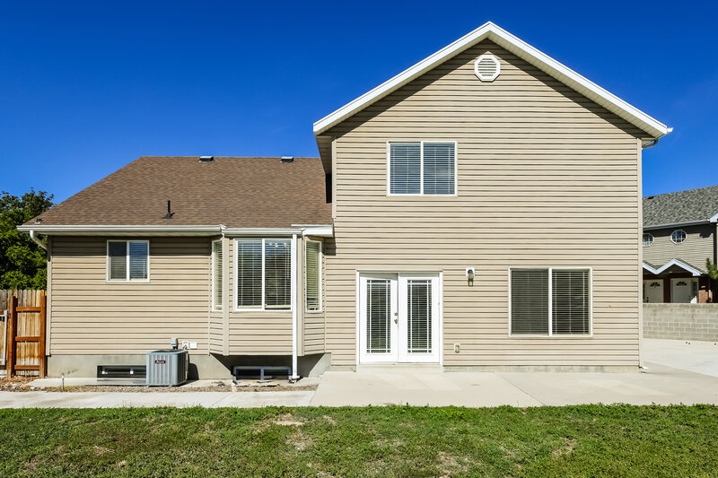 2,745/Mo, 874 N Main St Orem, UT 84057 Rear View