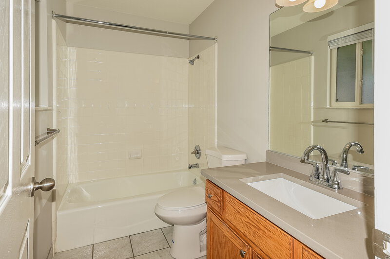 1,950/Mo, 3064 N 2175 E Layton, UT 84040 Bathroom View 2