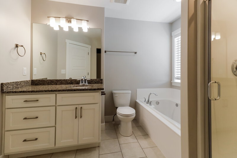 2,620/Mo, 4531 S West Park Dr Roy, UT 84067 Main Bathroom View 2