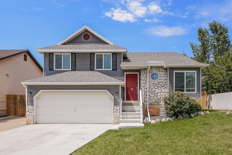 2,390/Mo, 1805 N 225 W Layton, UT 84041 External View