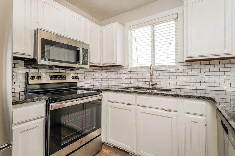 2,390/Mo, 1805 N 225 W Layton, UT 84041 Kitchen View